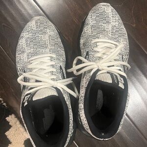 Women’s Brooks size 8.5 Running Shoes